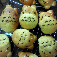 A picture of Totoro Cream-filled Melon Buns.