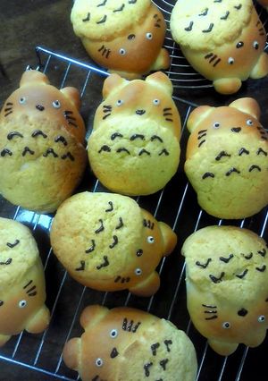 A picture of Totoro Cream-filled Melon Buns.