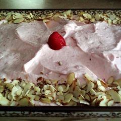 A picture of Grandma Flora's Strawberry Cake.