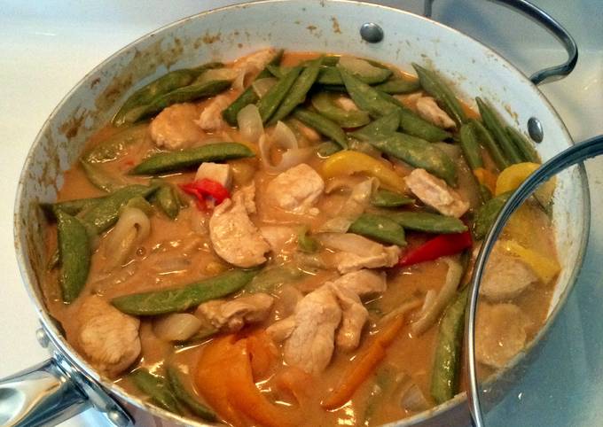 Turkey And Veggies With Peanut Sauce