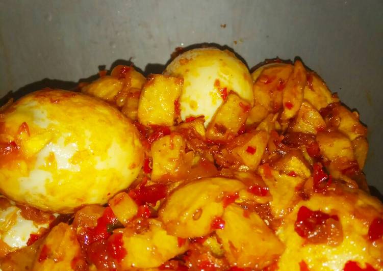 Resep Balado kentang telor yang Menggugah Selera