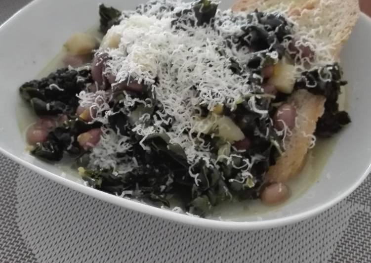 Zuppa di cavolo nera,patate e fagioli verdolini