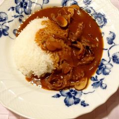 Hayashi Rice (Hashed Beef Stew on Rice) for Adults A picture of Hayashi Rice (Hashed Beef Stew on Rice) for Adults.
