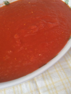 Una foto de Salsa de tomates "casera"🍅🍅🍅🍅🍅