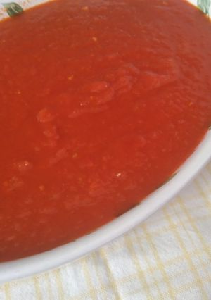 Una foto de Salsa de tomates "casera"🍅🍅🍅🍅🍅