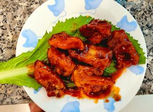 Hình của món Sụn gà sốt chua ngọt.