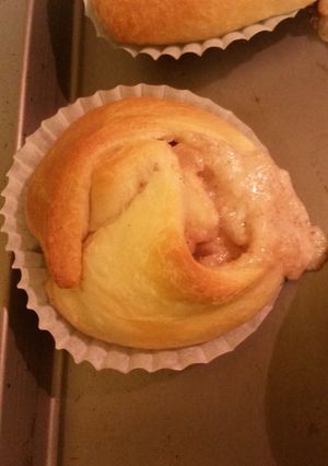 A picture of Pineapple Cream Cheese Cresent.