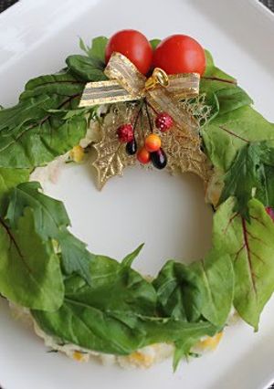 A picture of Christmas Potato Salad Wreath.