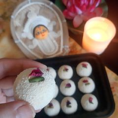 A picture of Orange Kacha Golla/ Pranhara (with Orange Candied Peels).