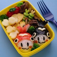 Goldfish Character Onigiri Bento - For My Growing Son A picture of Goldfish Character Onigiri Bento - For My Growing Son.