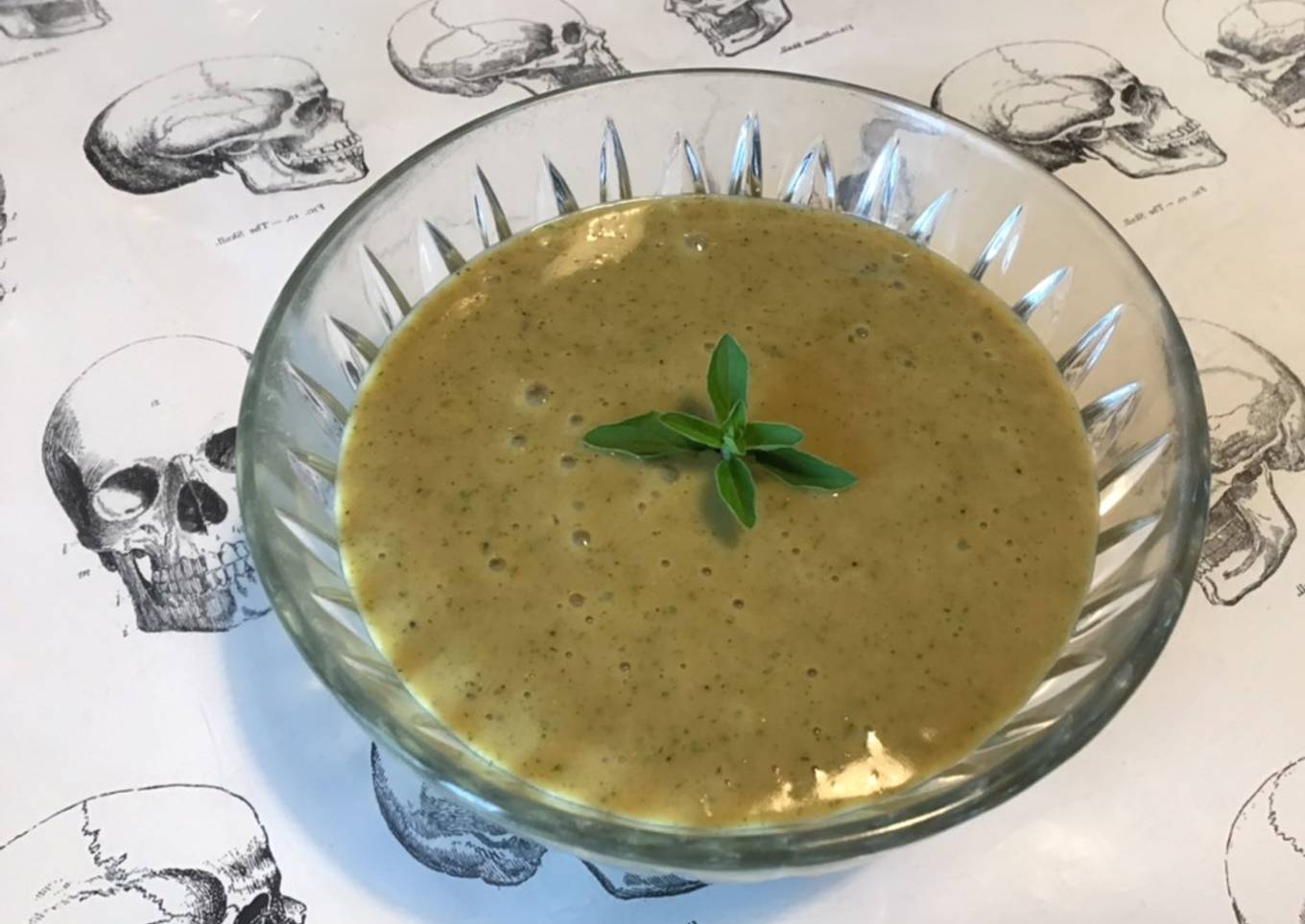 Sauce salade moutarde de Bourgogne, framboise, basilic et persil frais