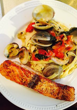 A picture of Italian Linguine With Salmon And Clams.