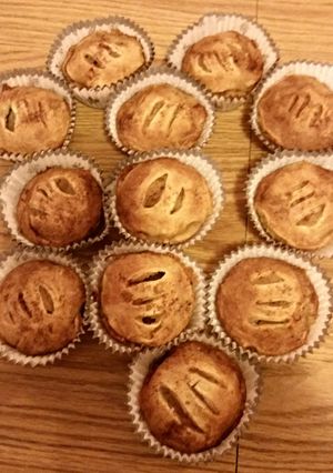 A picture of Minime apple pie muffins.
