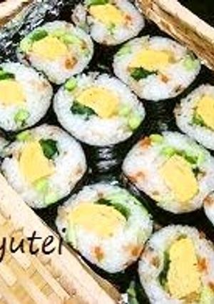 A picture of Chirashi Sushi Rolls.