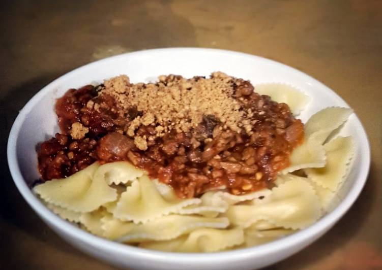 Vegan spaghetti bolognaise