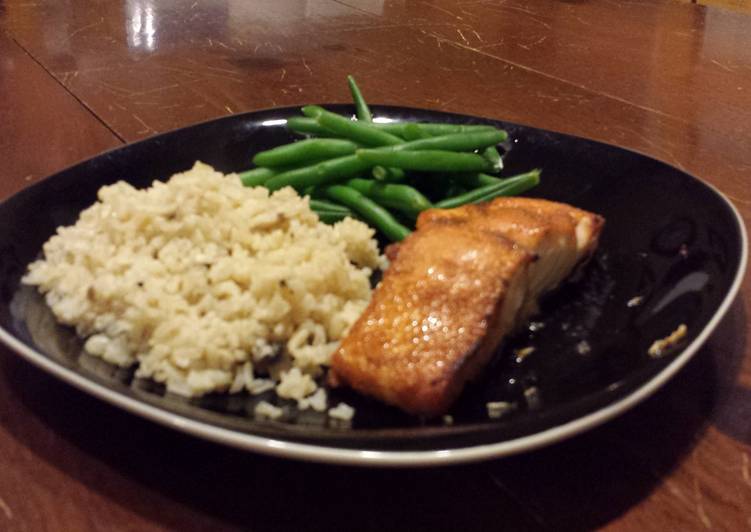 Steps to Make Any-night-of-the-week Maple Salmon with Mushroom rice