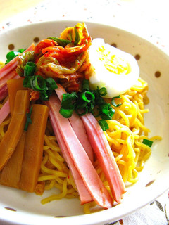 A picture of Spicy Oil Ramen (Soupless Ramen) with Kimchi.