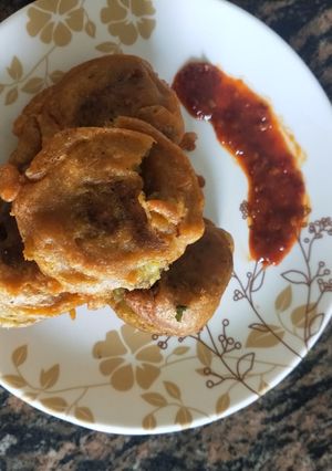A picture of Aloo Bonda.