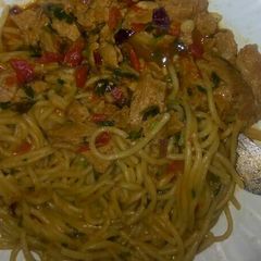 A picture of Fried Spaghetti with Stewed Sossi.