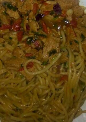 A picture of Fried Spaghetti with Stewed Sossi.