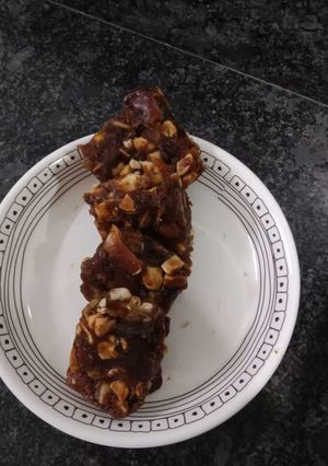 ખજૂર પાક રેસીપી મુખ્ય ફોટો