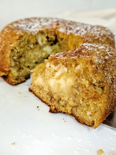 Una foto de Tarta rápida de plátano macho maduro asado con queso
