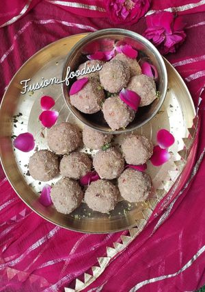 A picture of Chhurma ladoo.