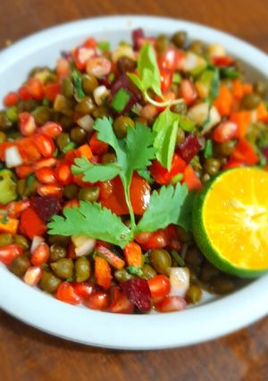 લીલા ચના નુ સલાડ(Green Chana Salad In Gujrati) રેસીપી મુખ્ય ફોટો