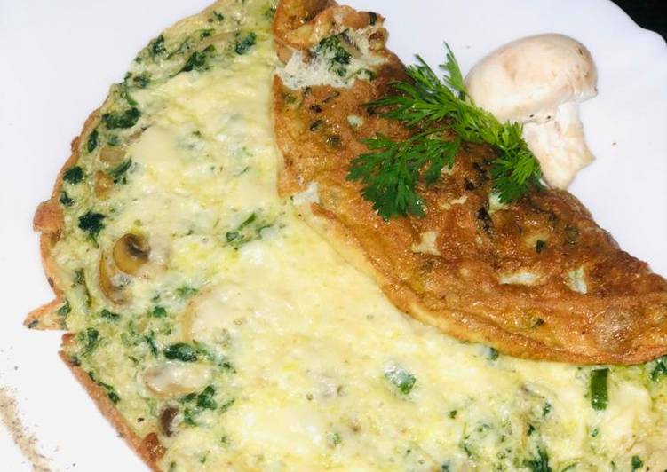 Spinach mushroom omelette with flavour of garlic