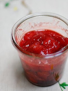 A picture of Vivid Strawberry Jam with Pulp.