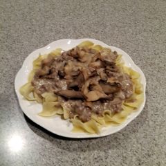 A picture of Beef Stroganoff.