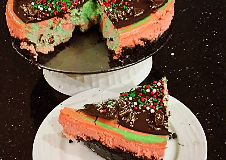 Easiest Way to Make Perfect Peppermint / Vanilla Layered Creamy Cheesecake