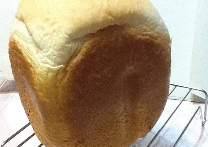 Quickly Baked in a Bread Maker: Oil-free and Fluffy Sandwich Bread