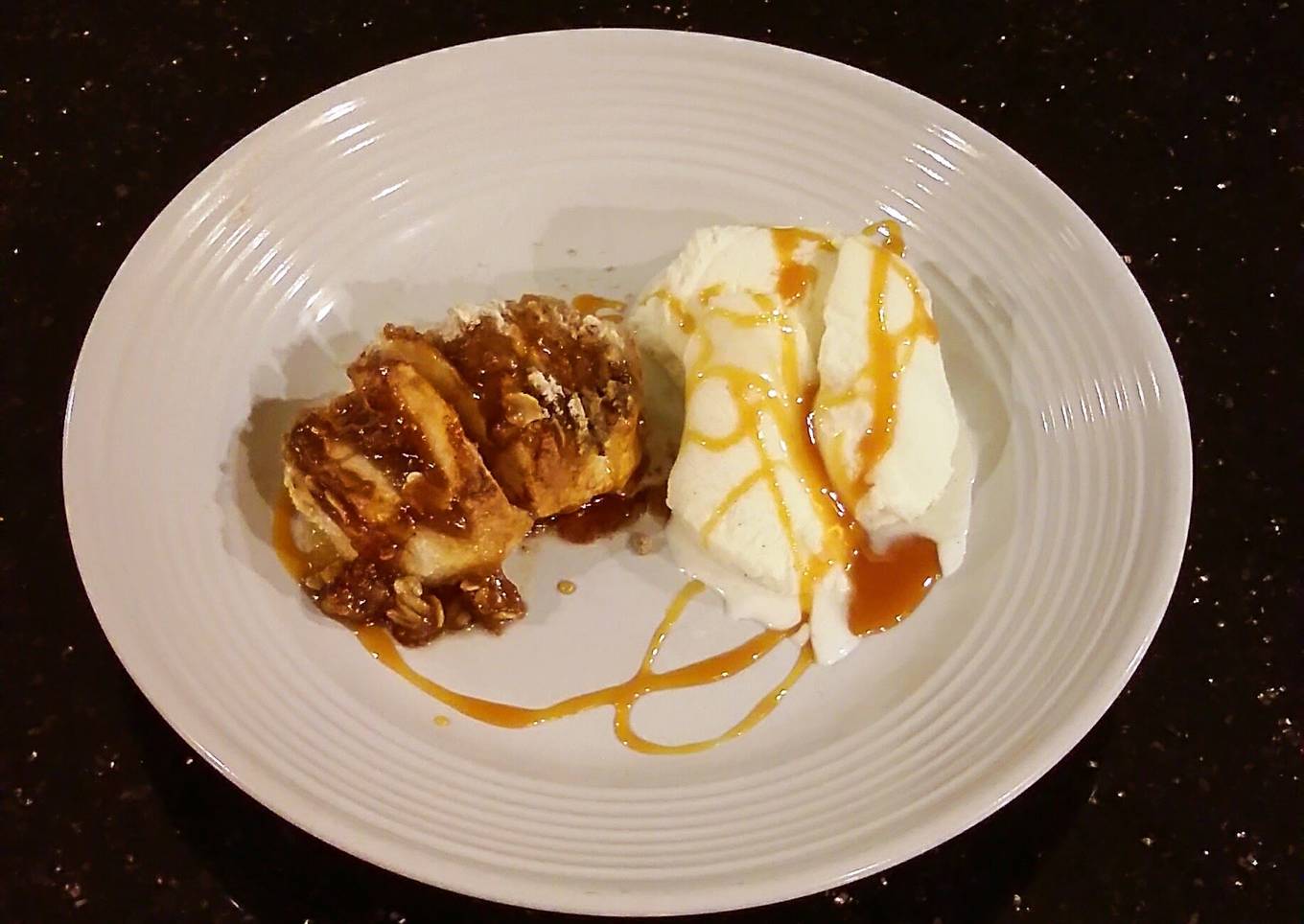Hasselback Apples with Toffee / Oat Strusel Topping