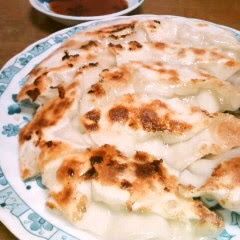 A picture of Delicious Gyoza Dumplings: Fried, Steamed, or Boiled!.
