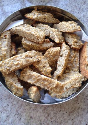 A picture of Banana-Oatmeal bars.