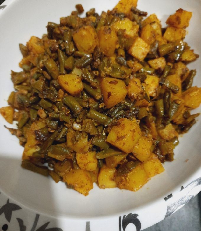 A picture of Beans potato sabzi.
