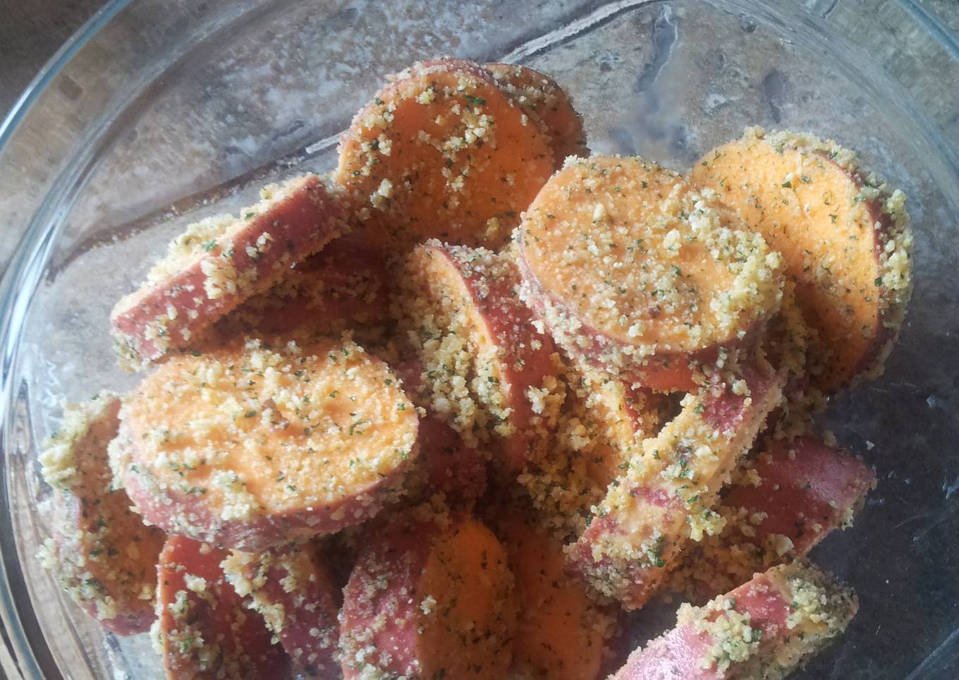 Recipe of Ultimate Garlic encrusted roast sweet potatoes