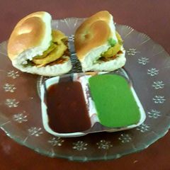 A picture of Bada pav.