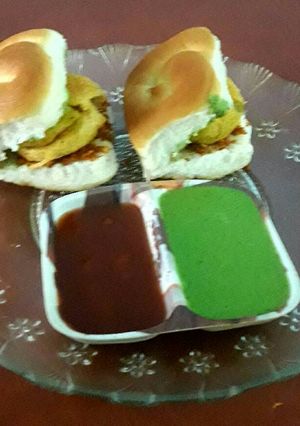 A picture of Bada pav.