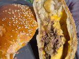 🧀 Le burger brioché au cœur fondant