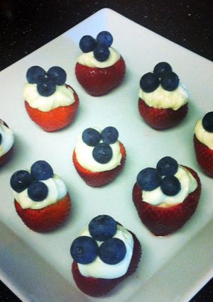 A picture of Cheesecake Stuffed Strawberries.