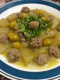 صورة لوصفة طاجين الخرشف وزيتون بالكفتة 🍲