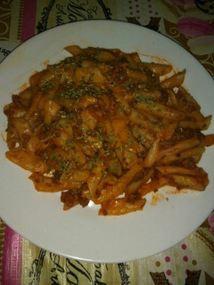 Una foto de Macarrones con carne y salsa de tomate