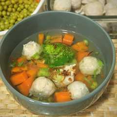 A picture of Sop Bola Bola Ayam comfort food so good 😍.