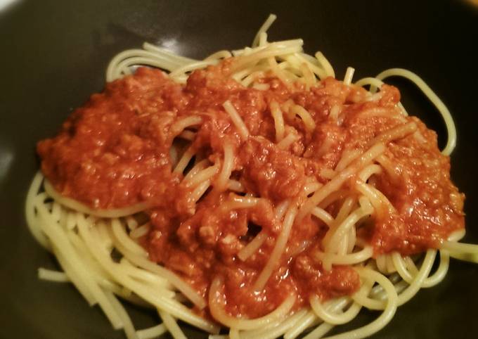 Simple Way to Prepare Favorite Sugo al tonno - Tuna pasta sauce
