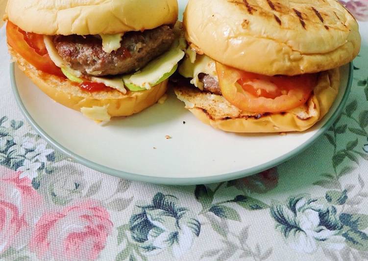 Easiest Way to Make Yummy Homemade Cheese Burger