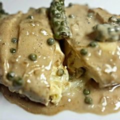 A picture of Cheeseken Breast with Creammy Green Pepper Sauce.