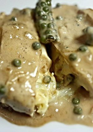 A picture of Cheeseken Breast with Creammy Green Pepper Sauce.