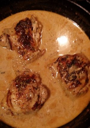 A picture of D's Italian Chicken with Lemon Garlic Cream Sauce.